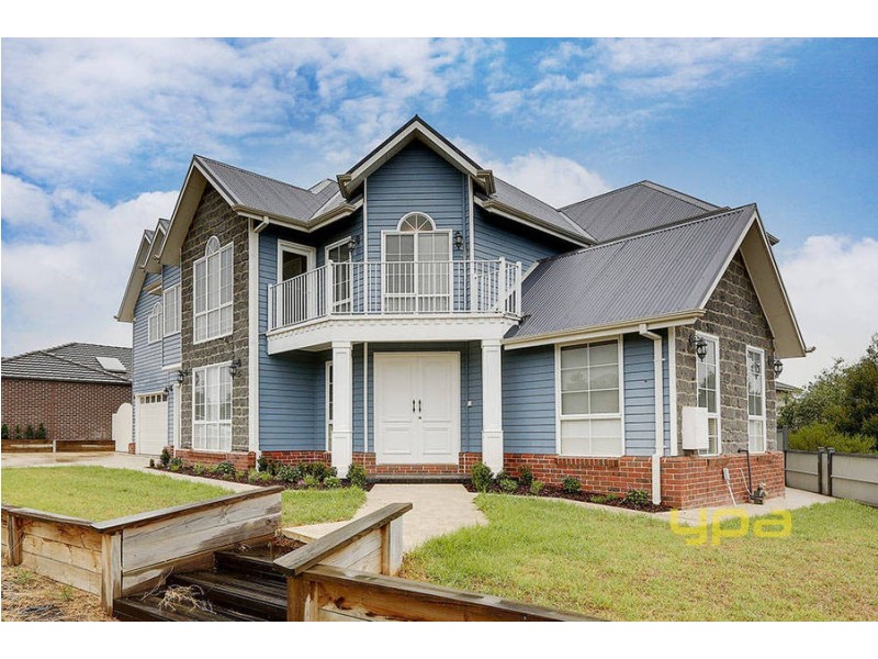 12 Kunuka Circuit, Caroline Springs VIC 3023