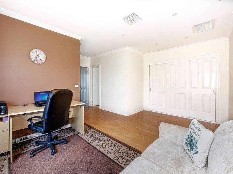 3 Colac Place, Caroline Springs VIC 3023