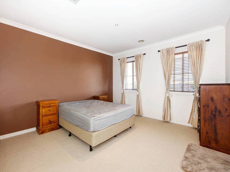 3 Colac Place, Caroline Springs VIC 3023