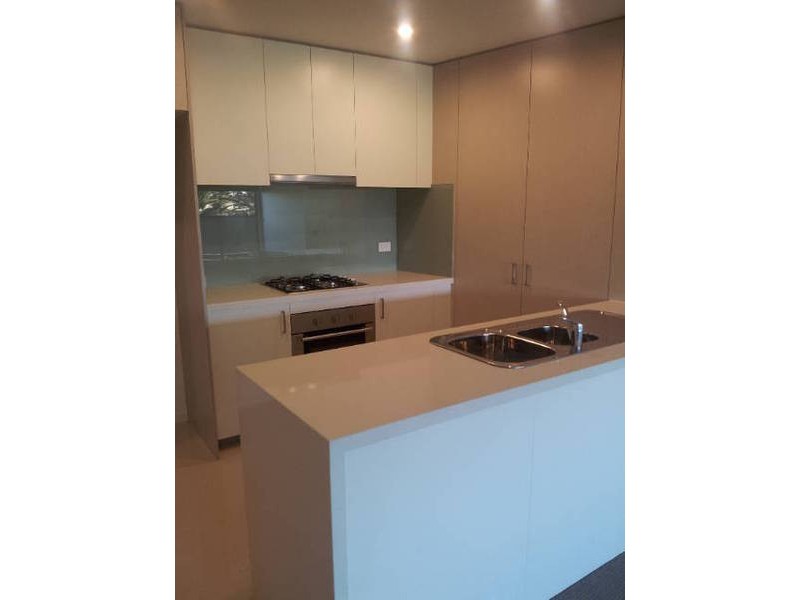 2/1 Woodward Way, Caroline Springs VIC 3023