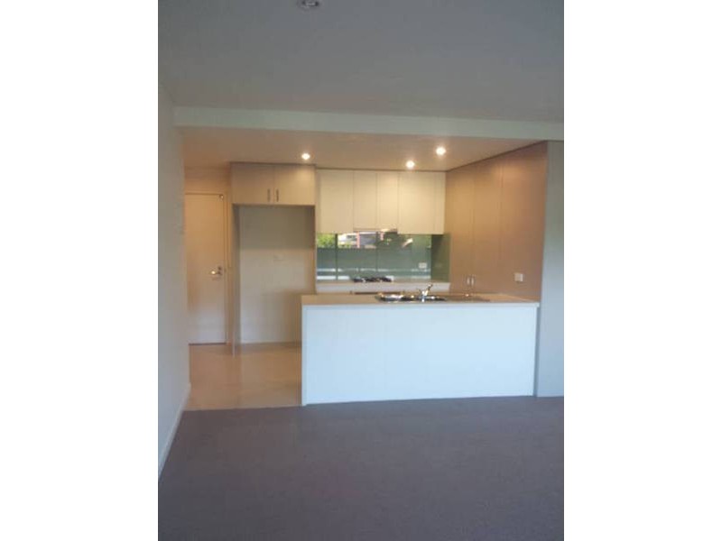 2/1 Woodward Way, Caroline Springs VIC 3023