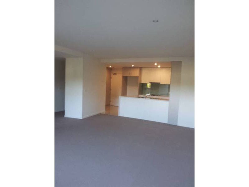 2/1 Woodward Way, Caroline Springs VIC 3023