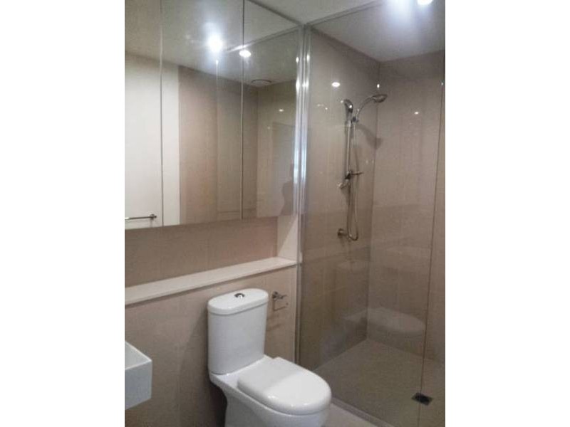 2/1 Woodward Way, Caroline Springs VIC 3023