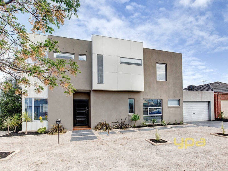 44 Edgbaston Parade, Caroline Springs VIC 3023