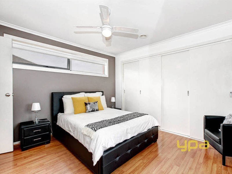 44 Edgbaston Parade, Caroline Springs VIC 3023