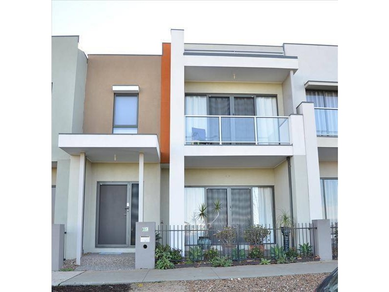 19 Garretty Road, Caroline Springs VIC 3023