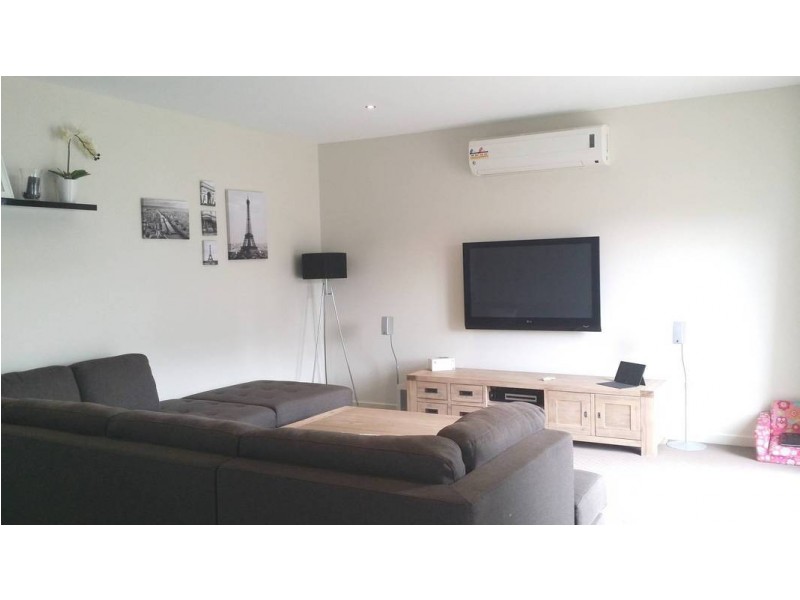 143 The Esplanade, Caroline Springs VIC 3023