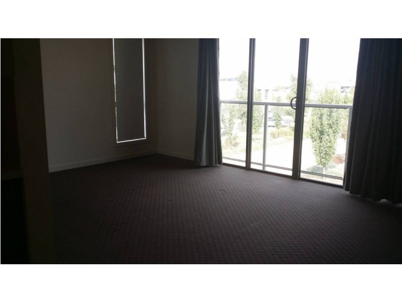 143 The Esplanade, Caroline Springs VIC 3023