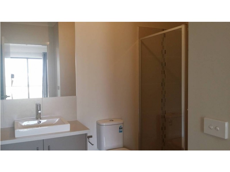 143 The Esplanade, Caroline Springs VIC 3023