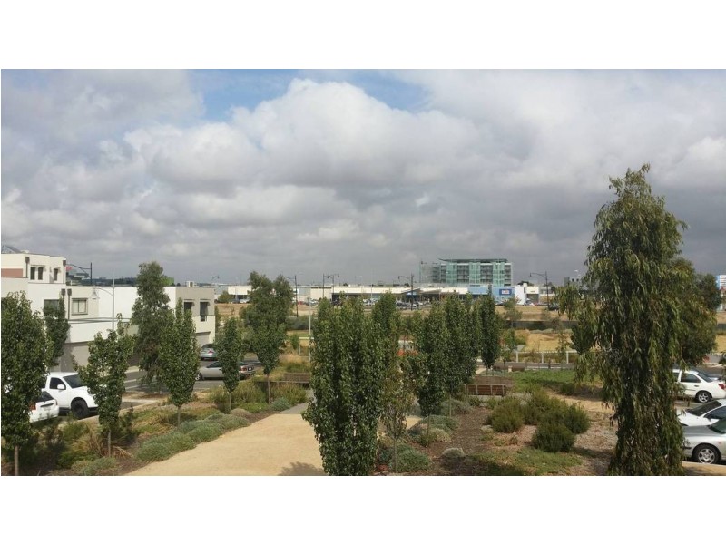 143 The Esplanade, Caroline Springs VIC 3023