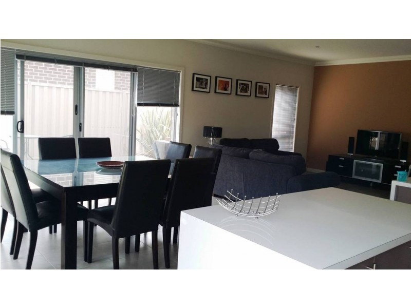 99 Oakview Parade, Caroline Springs VIC 3023
