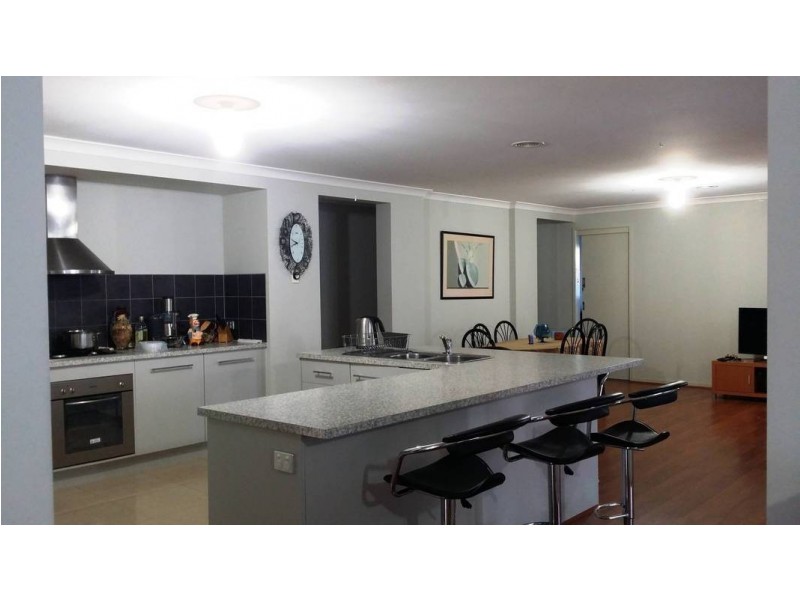 6 Clithroe Green, Derrimut VIC 3030