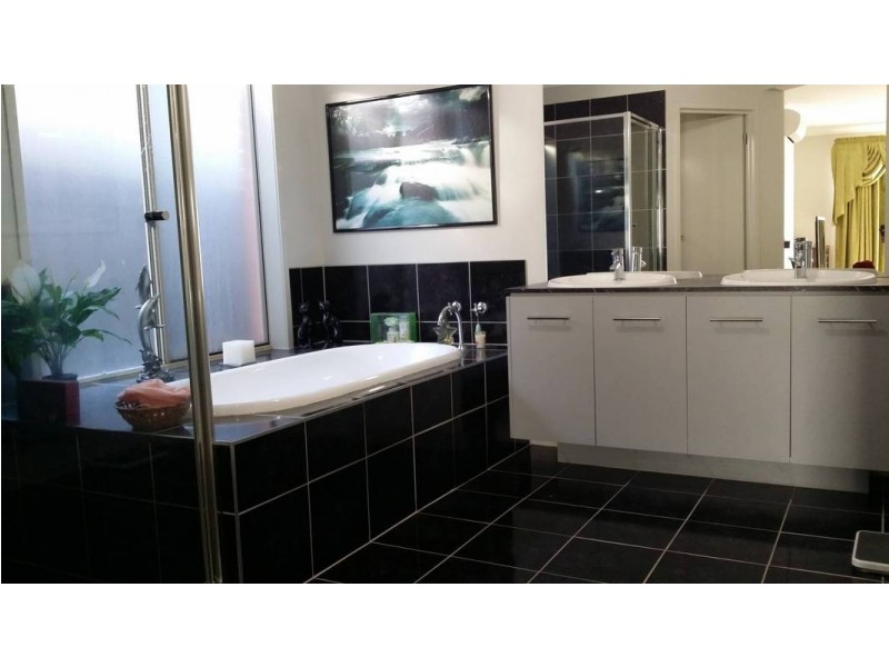 6 Clithroe Green, Derrimut VIC 3030