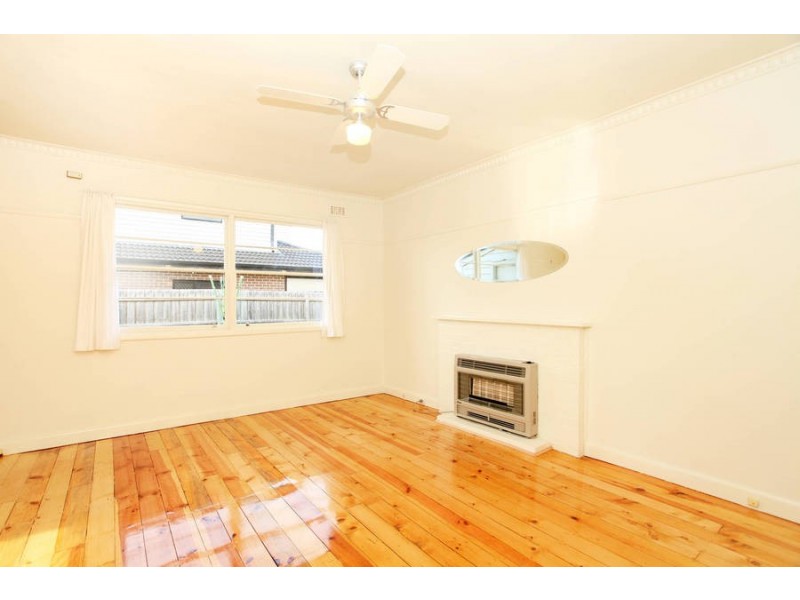 28 Kynoch Street, Deer Park VIC 3023