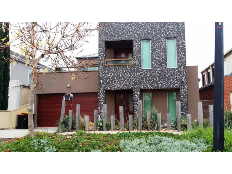 26 Landcox Way, Caroline Springs VIC 3023