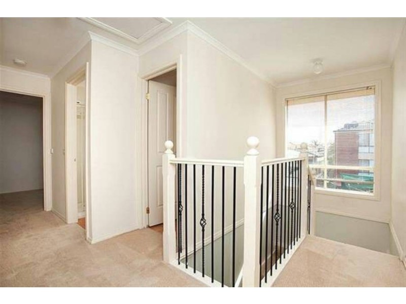 33 Wattletree Drive, Taylors Hill VIC 3037