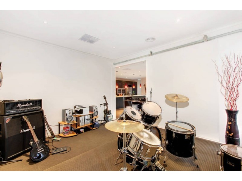 13 Yellowgum Street, Burnside Heights VIC 3023