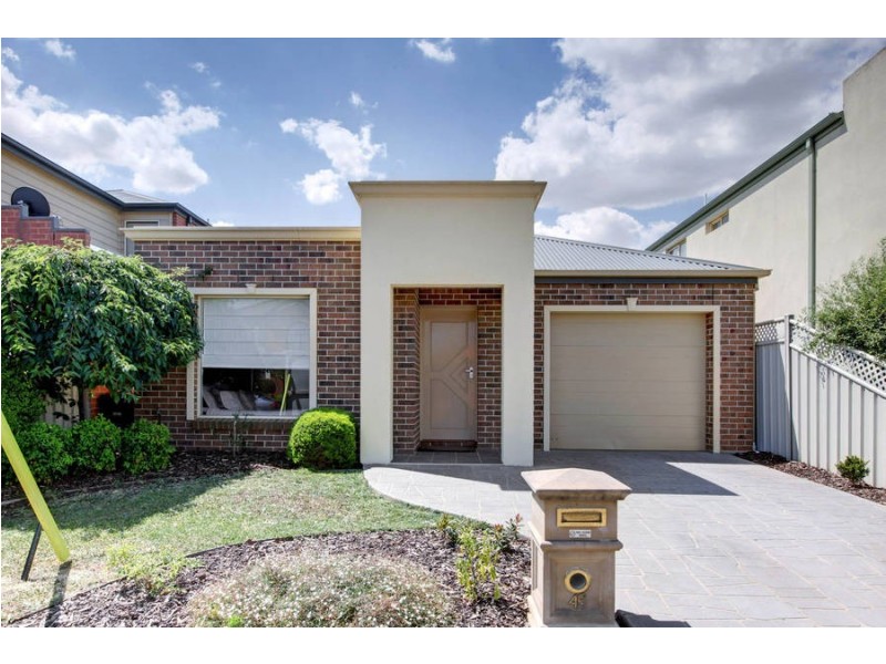 46  Parkin Avenue, Caroline Springs VIC 3023