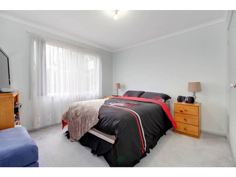 2/90 Robinsons Road, Deer Park VIC 3023