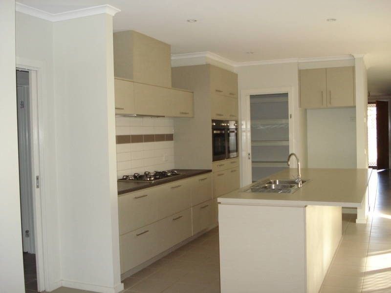 13 Penton Way, Point Cook VIC 3030