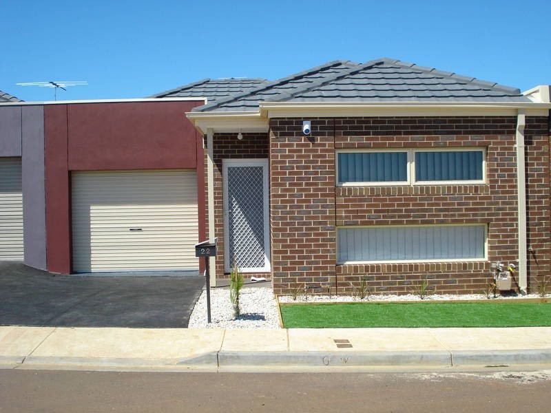 22/40 McCubbin Way, Caroline Springs VIC 3023