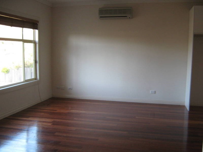 747 Ballarat Rd, Ardeer VIC 3022