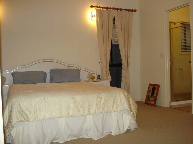 25 Streeton Avenue, Caroline Springs VIC 3023