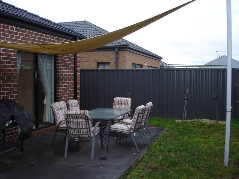 25 Streeton Avenue, Caroline Springs VIC 3023