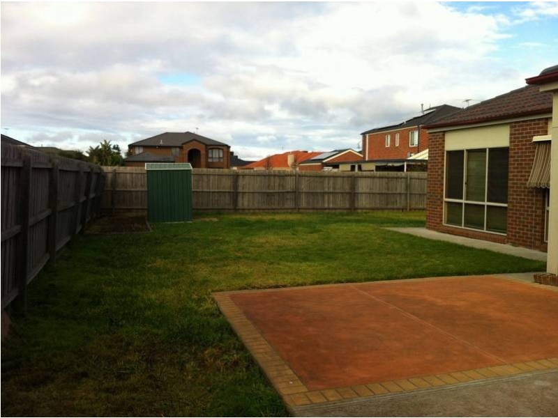 40 Domain Way, Caroline Springs VIC 3023