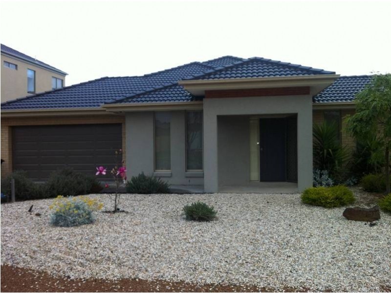 15 Broadway, Caroline Springs VIC 3023