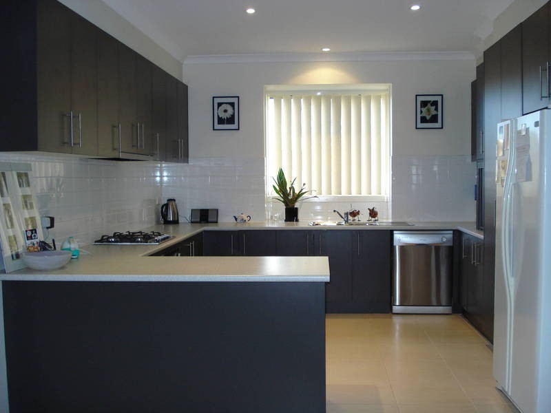 15 Broadway, Caroline Springs VIC 3023