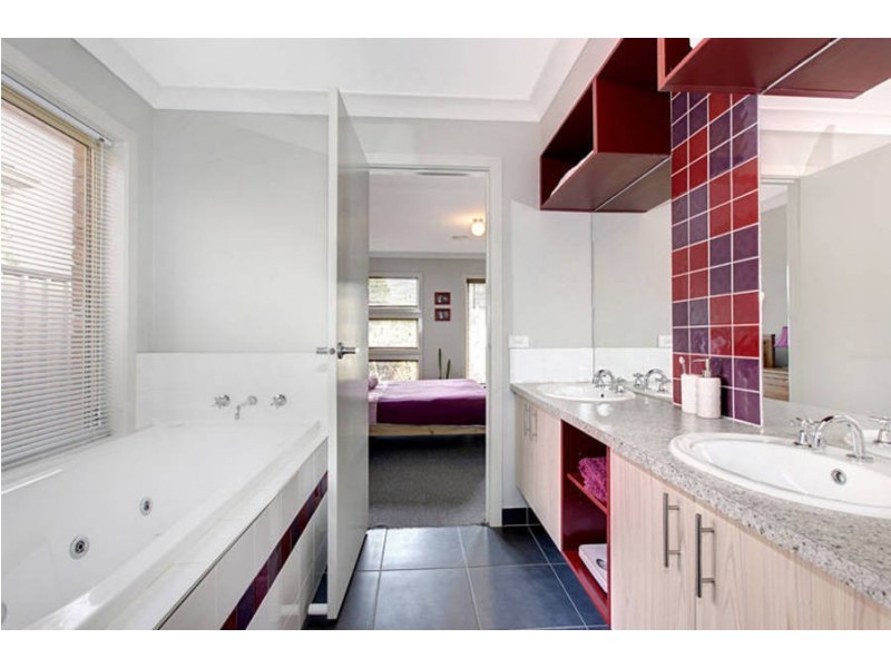 7 Stanthorp Street, Burnside Heights VIC 3023