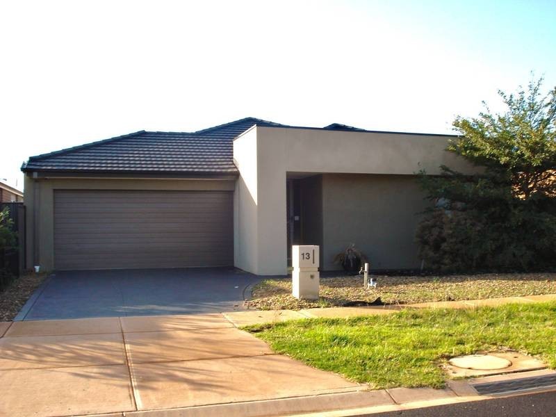 13 Penton Way, Point Cook VIC 3030