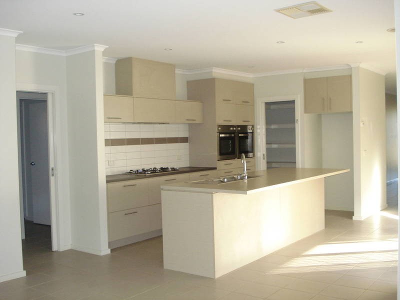 13 Penton Way, Point Cook VIC 3030