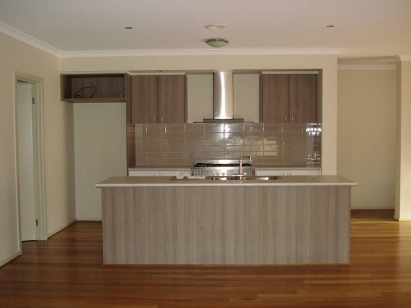 7 Lawson Place, Burnside Heights VIC 3023