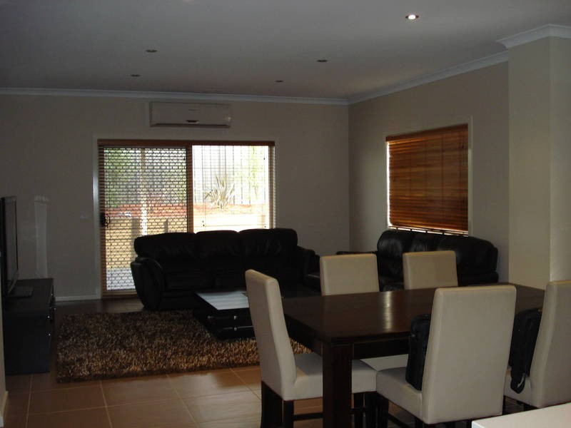 50  Olsen Retreat, Caroline Springs VIC 3023