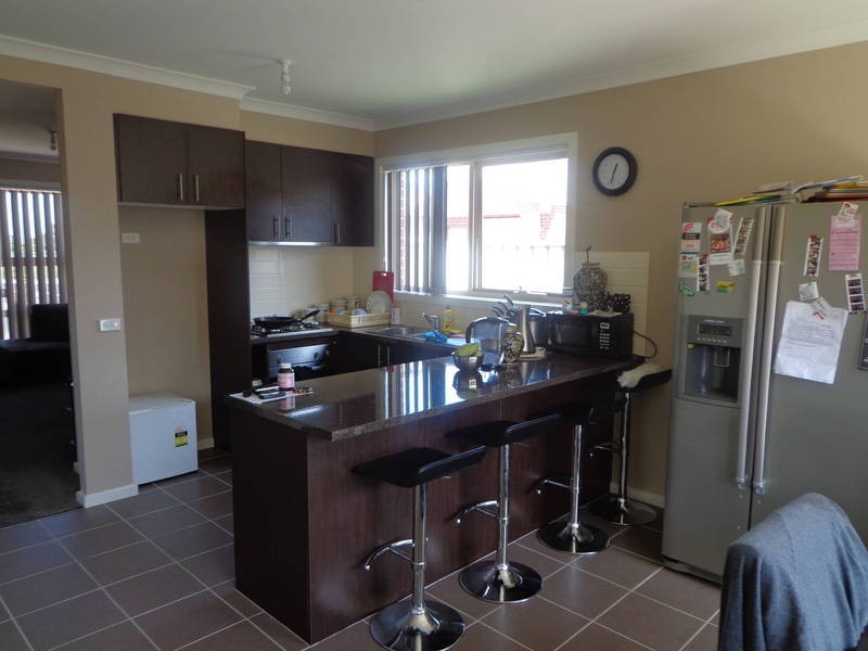 15/40 Mc Cubbin Way, Caroline Springs VIC 3023