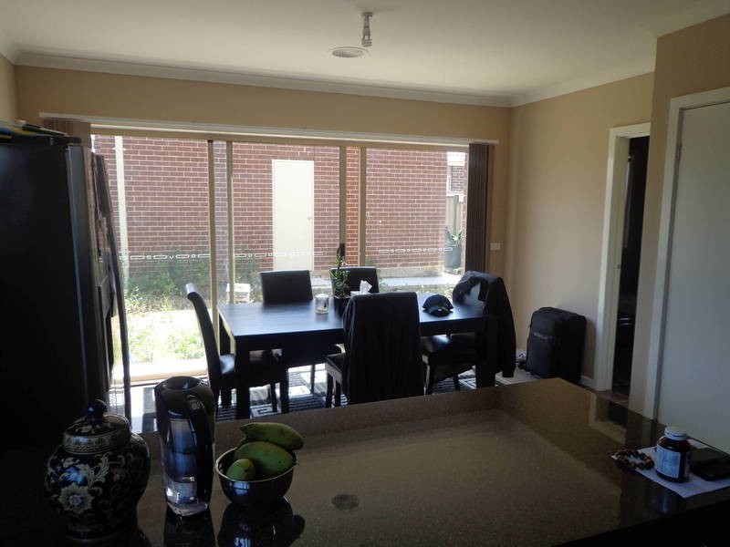 15/40 Mc Cubbin Way, Caroline Springs VIC 3023