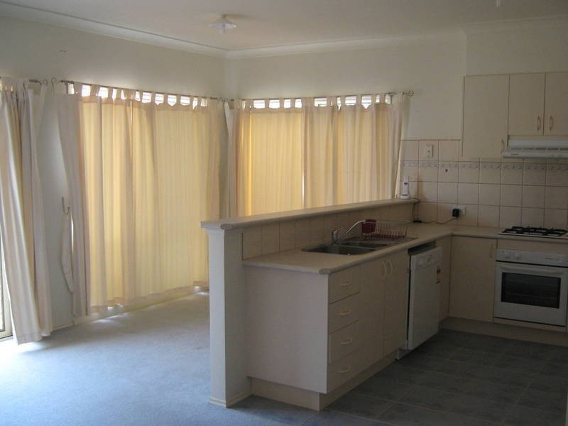 19 Grampians Way, Caroline Springs VIC 3023