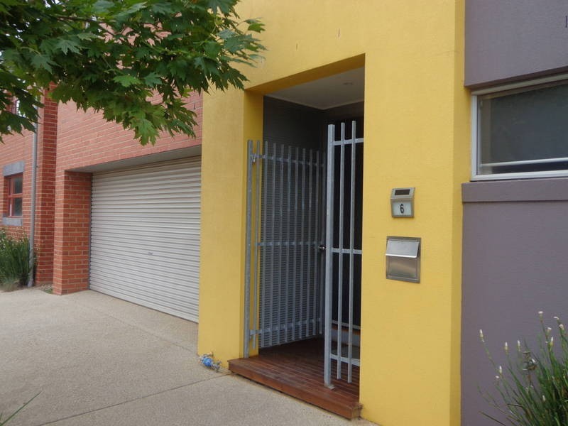 6 Caulfield Lane, Caroline Springs VIC 3023