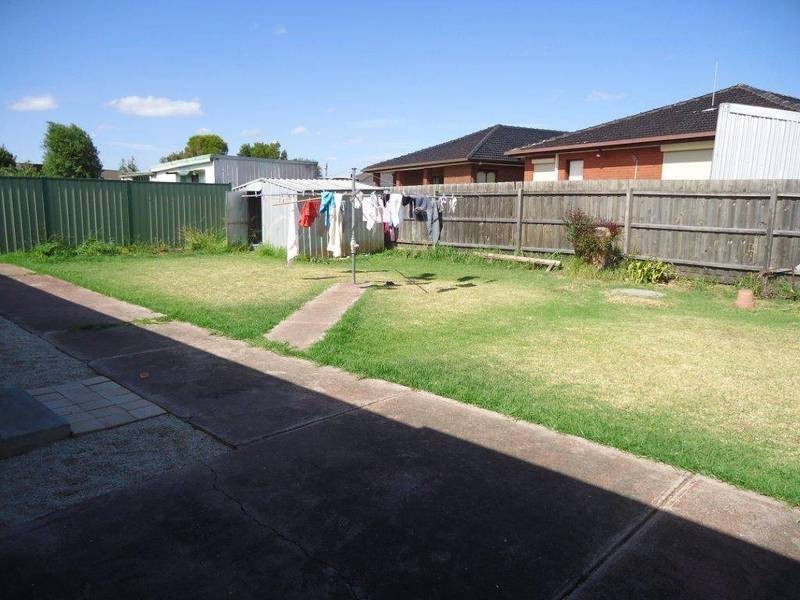 48 Aldergate Crescent, Kings Park VIC 3021