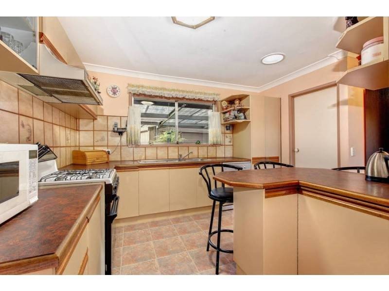 10 Glamis Place, Melton West VIC 3337