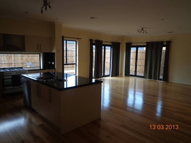 12 Westerfolds Terrace, Caroline Springs VIC 3023