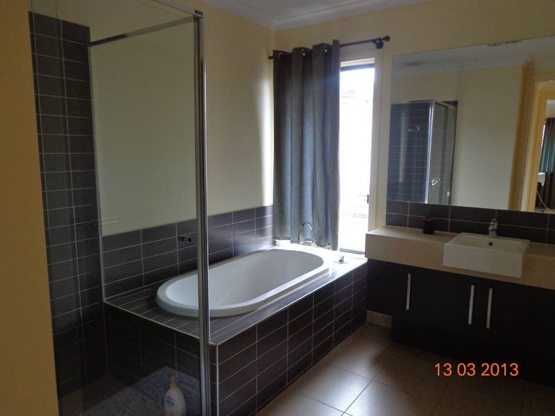 12 Westerfolds Terrace, Caroline Springs VIC 3023