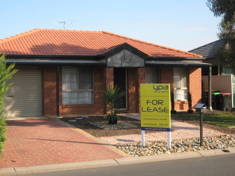 13 Macklin Way, Caroline Springs VIC 3023