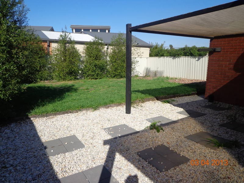 13 Macklin Way, Caroline Springs VIC 3023