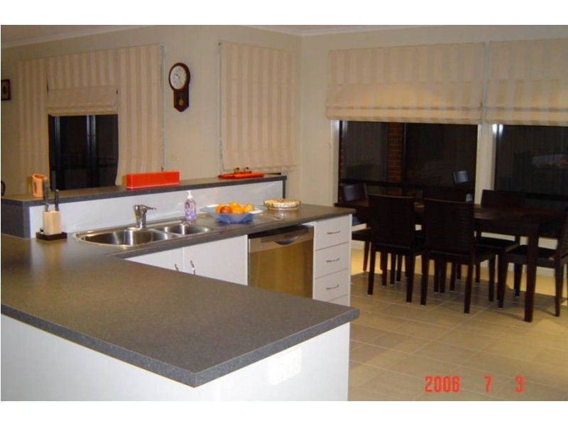 4 Gisborne Way, Caroline Springs VIC 3023