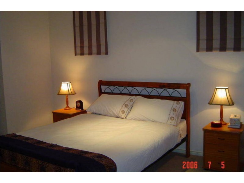 4 Gisborne Way, Caroline Springs VIC 3023