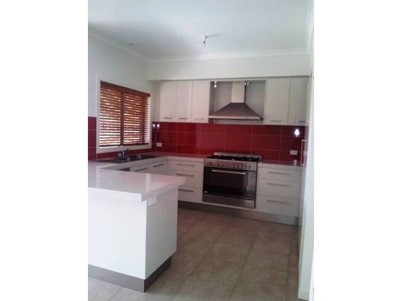 22 Paraburdoo Lane, Kings Park VIC 3021