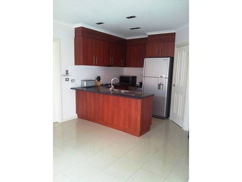 2/40 Jade Way, Hillside VIC 3037